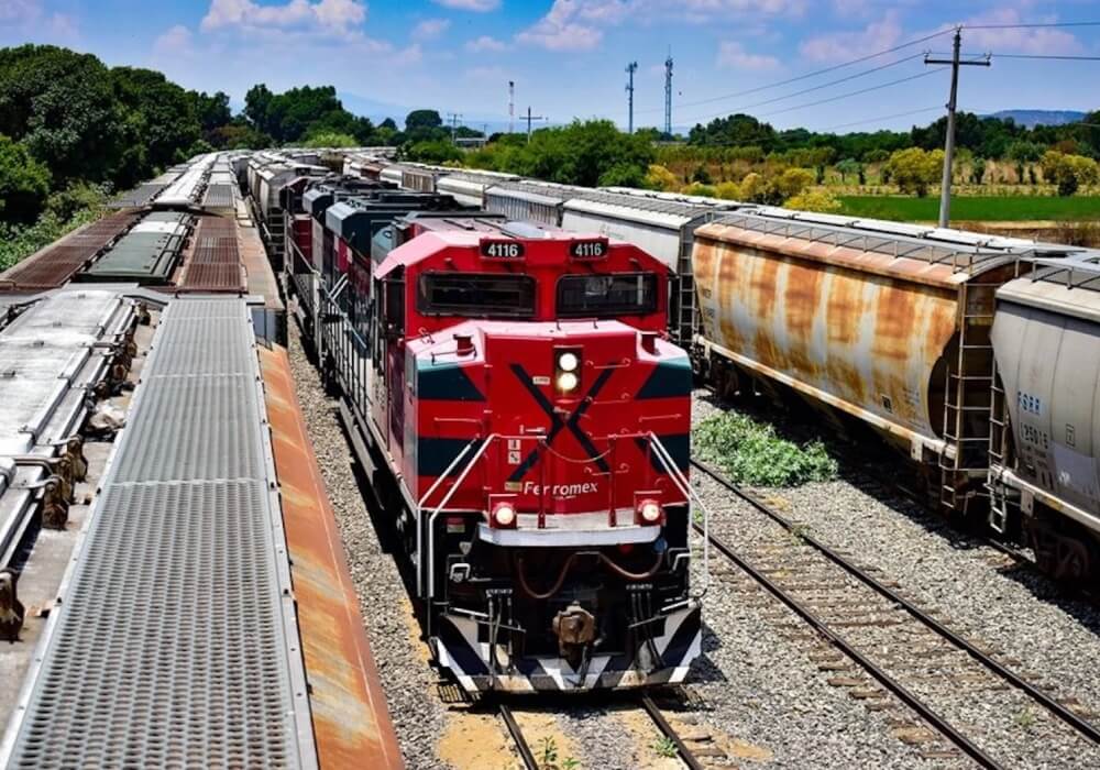 Ahora tren rezaga carga en Manzanillo