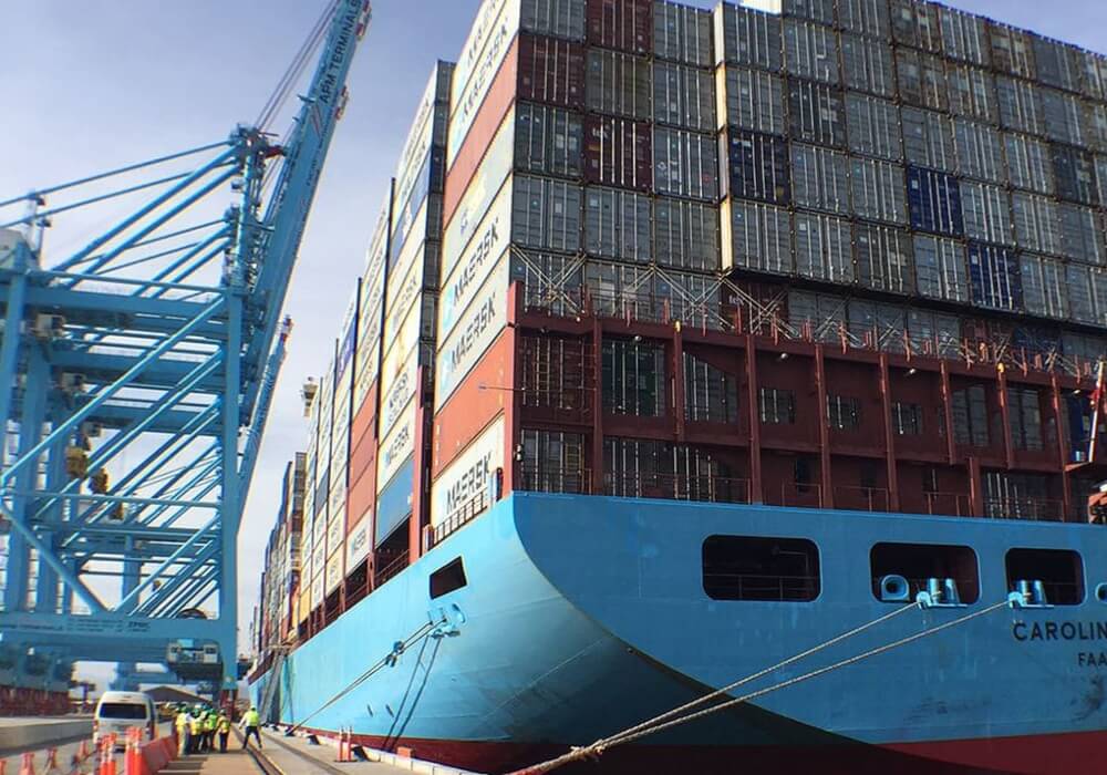 Puerto de Lázaro Cárdenas resiente caída de TEU al primer semestre